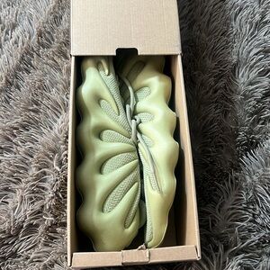 YEEZY men’s size 13 authentic YEEZY 450 ortholite